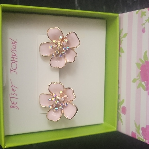 NEW Betsey Johnson Pierced Earrings Pink Flower Crystals Leverback Closure 1" - Picture 3 of 8